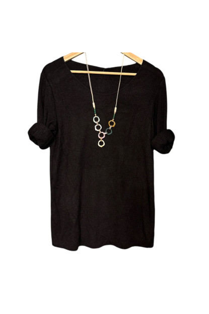 CAMISETA M LARGA CON COLLAR