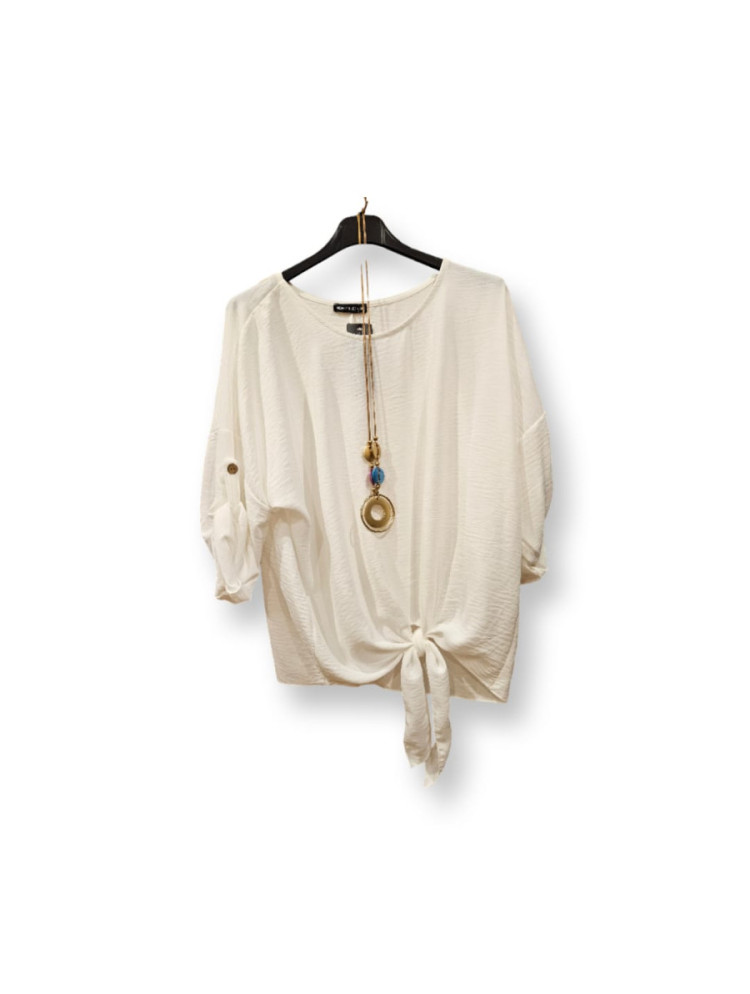 Blusa con colgante